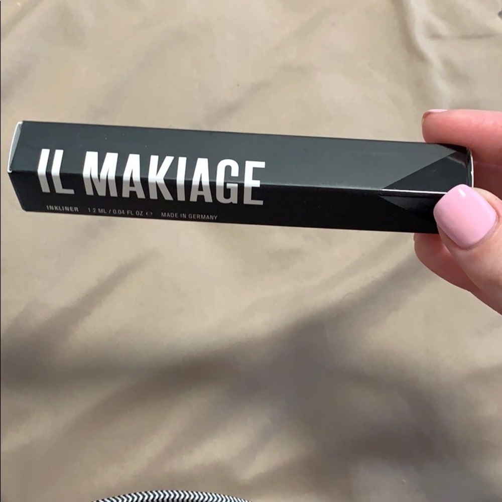 IL makiage Inkliner